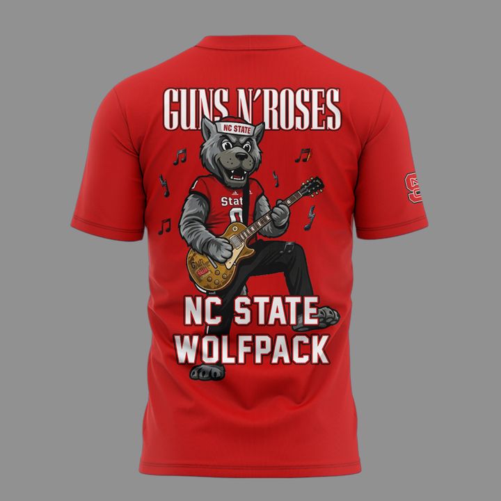 Exclusive Shirt Guns N' Roses x NC State Football - World Tour 2026 T-Shirt | UT19